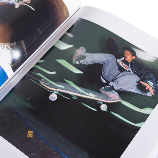 Helge Tscharn - Capsule - photobook