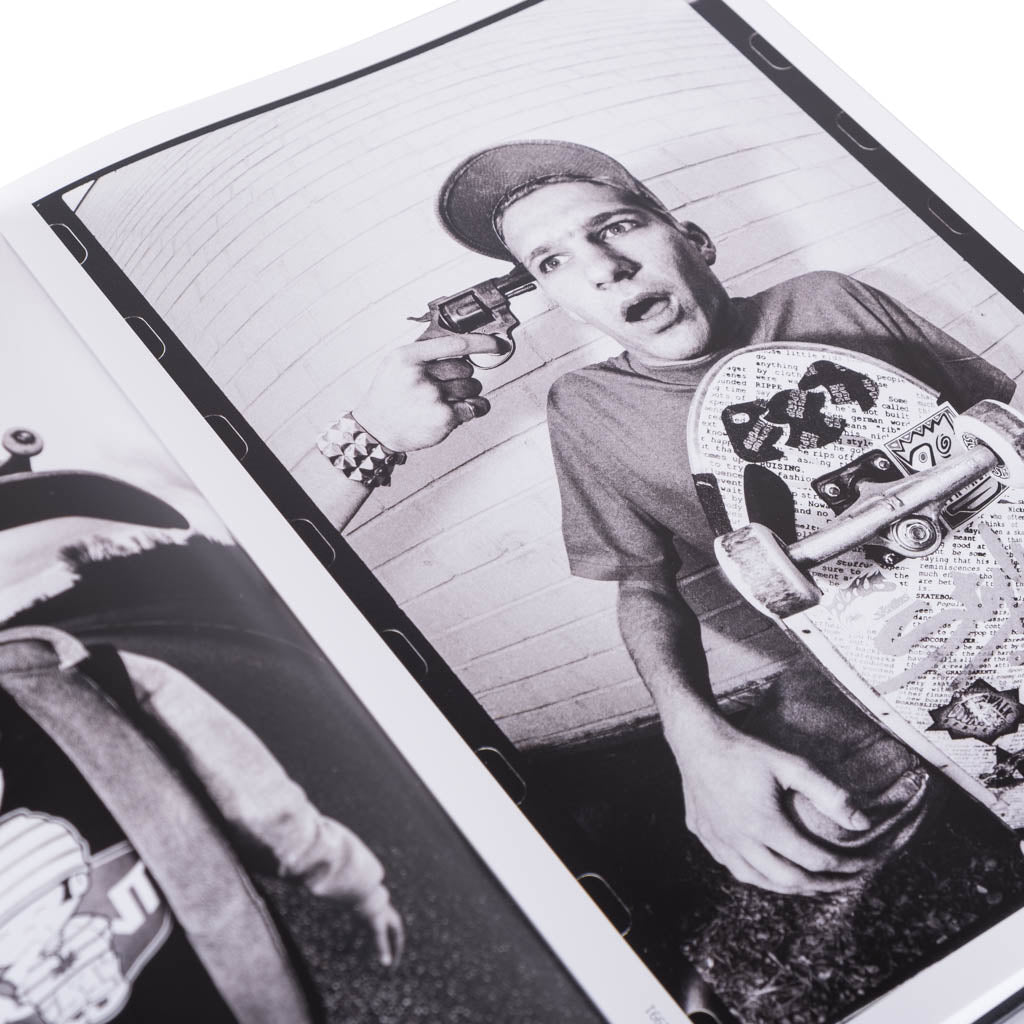 Helge Tscharn - Capsule - photobook