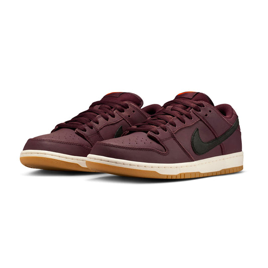 NikeSB_DunkLowProISO_burgundycrush_1