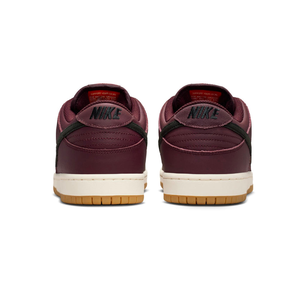 NikeSB_DunkLowProISO_burgundycrush_1