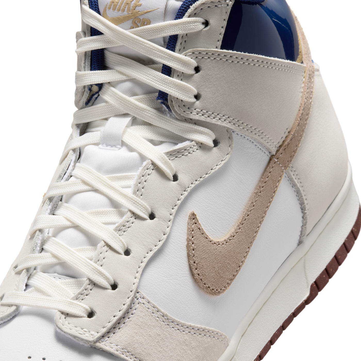 Nike SB x Beyond Store - Dunk High Pro - white/ivory/sand dune
