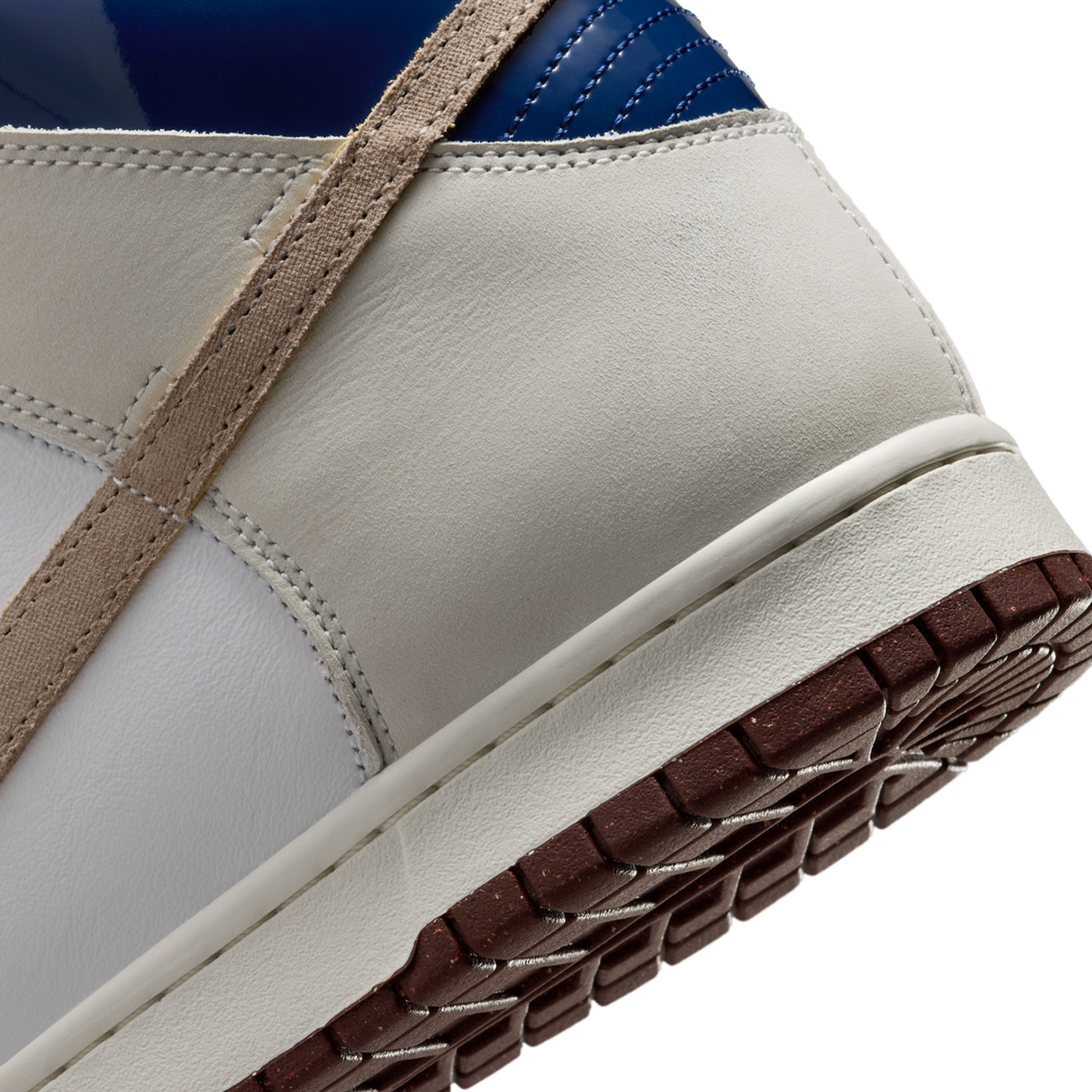 Nike SB x Beyond Store - Dunk High Pro - white/ivory/sand dune