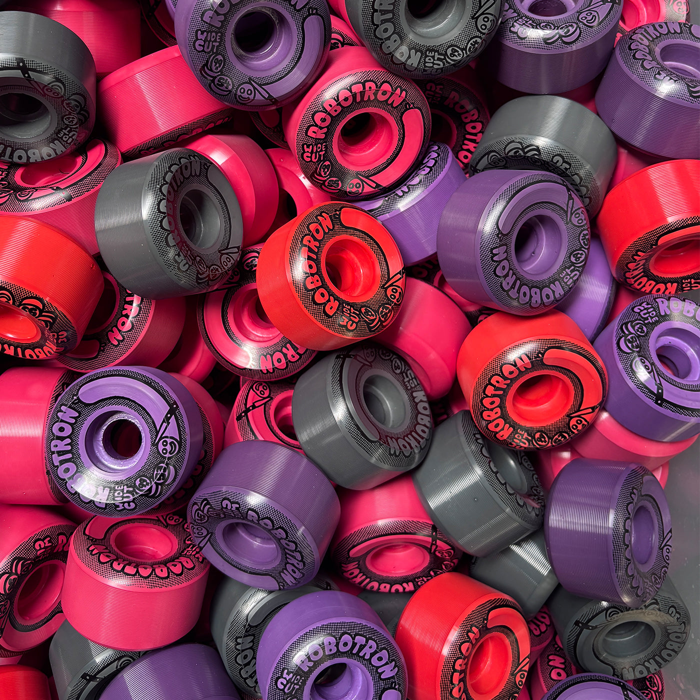 Robotron Wide Cut Wheels black, violet, red, orange, purple