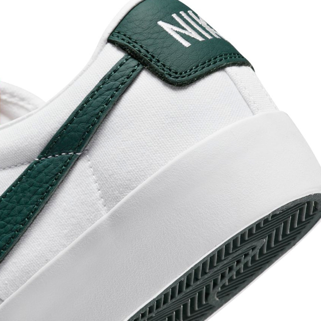 Nike SB - Blazer Low GT ISO - white/pro green