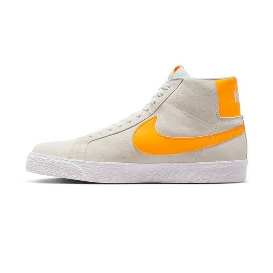 Nike SB Blazer MID in white/laser orange